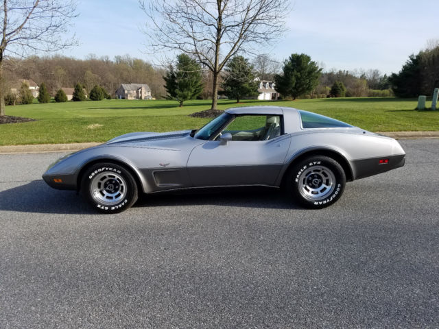 1978 Silver Chevrolet Corvette Coupe