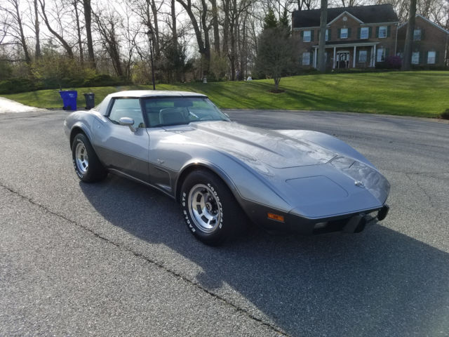 1978 Silver Chevrolet Corvette Coupe