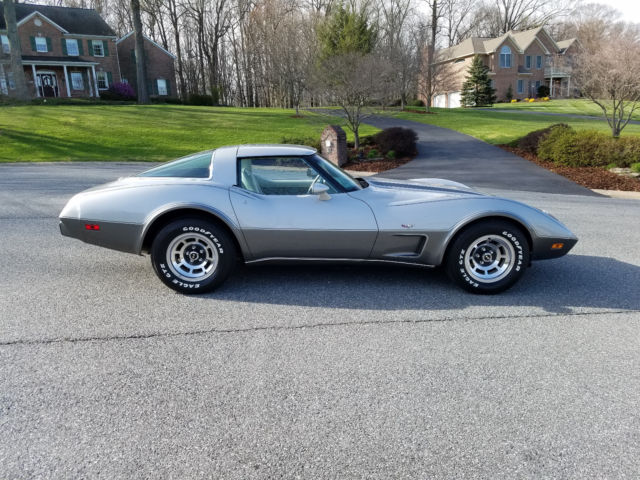 1978 Silver Chevrolet Corvette Coupe