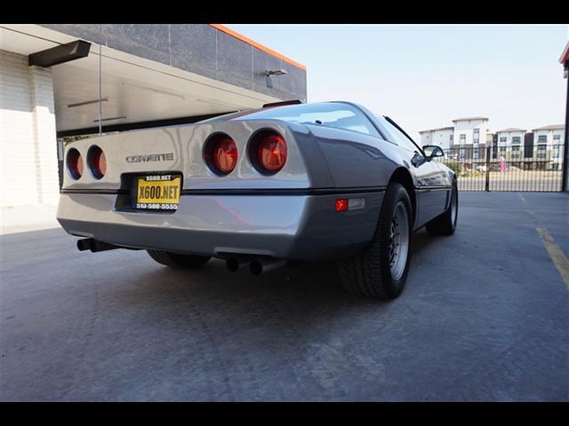 1986 Silver Chevrolet Corvette --