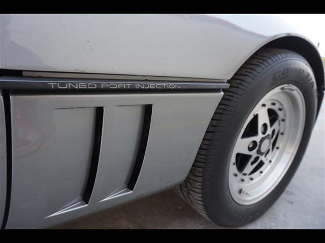 1986 Silver Chevrolet Corvette --