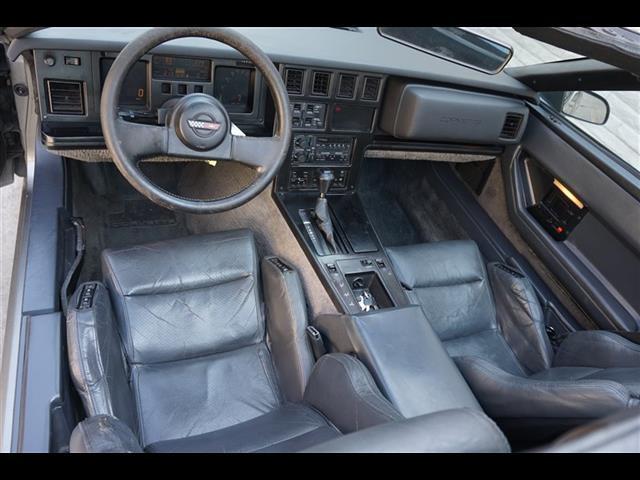 1986 Silver Chevrolet Corvette --