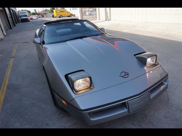 1986 Silver Chevrolet Corvette --
