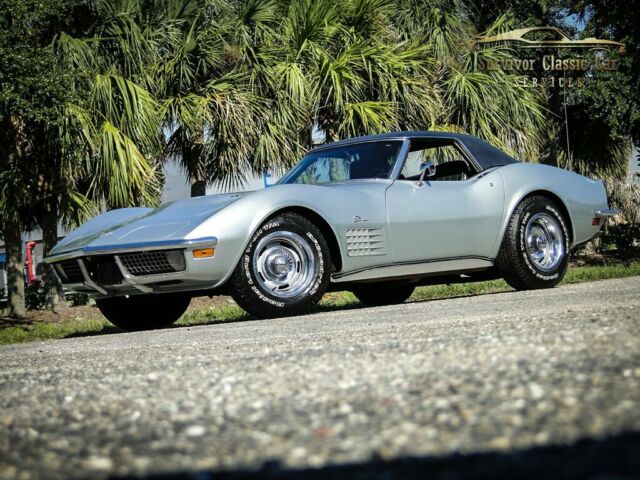 1970 Silver Chevrolet Corvette 2d : 2 Door Converti