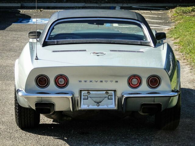1970 Silver Chevrolet Corvette 2d : 2 Door Converti