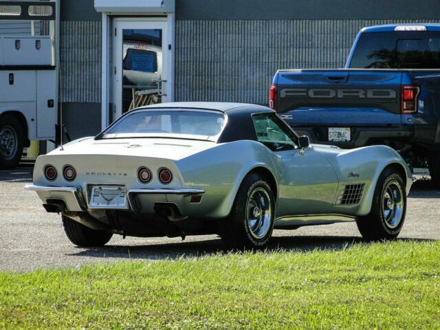 1970 Silver Chevrolet Corvette 2d : 2 Door Converti