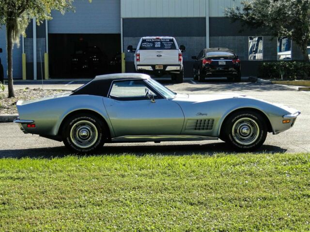 1970 Silver Chevrolet Corvette 2d : 2 Door Converti
