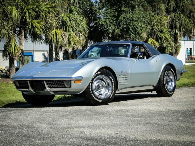 1970 Silver Chevrolet Corvette 2d : 2 Door Converti