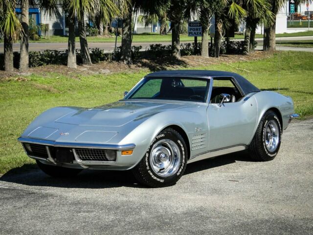 1970 Silver Chevrolet Corvette 2d : 2 Door Converti