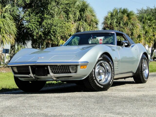 1970 Silver Chevrolet Corvette 2d : 2 Door Converti