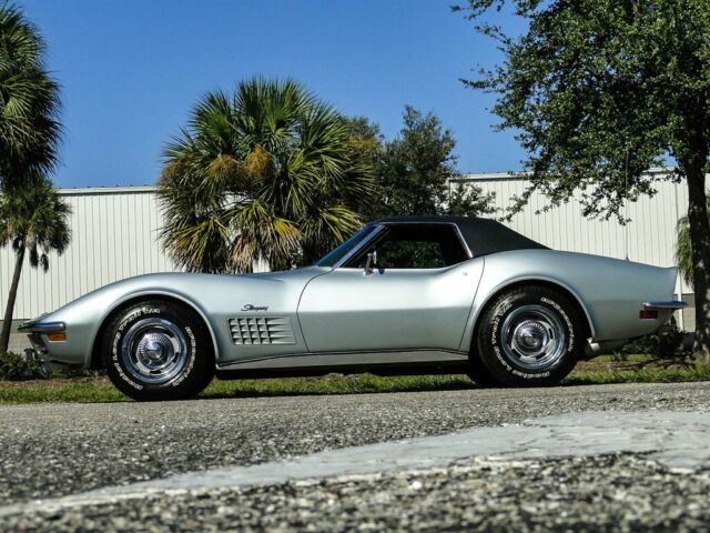 1970 Silver Chevrolet Corvette 2d : 2 Door Converti