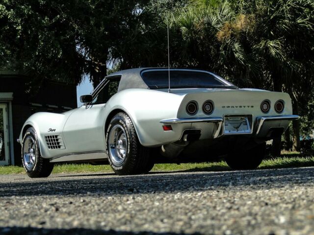 1970 Silver Chevrolet Corvette 2d : 2 Door Converti