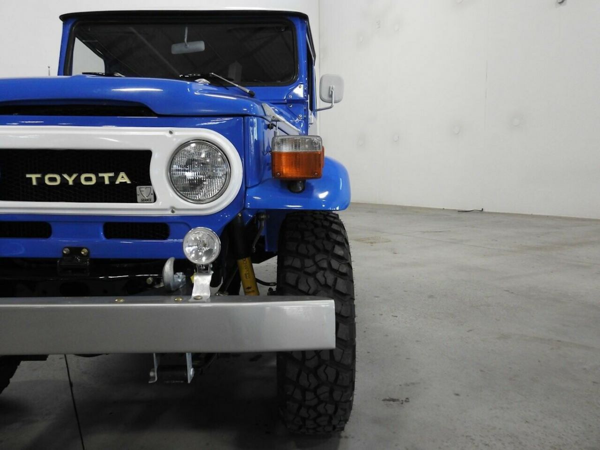 1978 Blue Toyota FJ Cruiser SUV