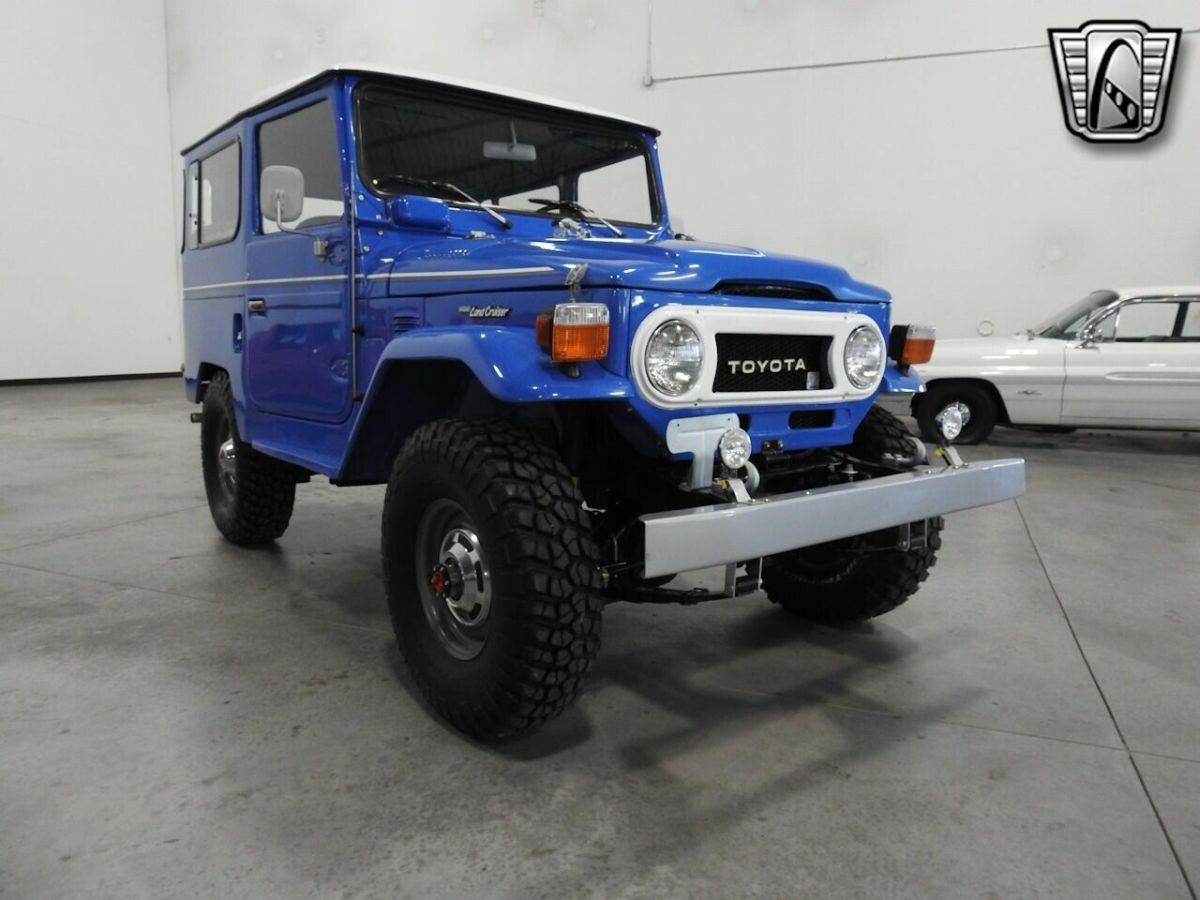 1978 Blue Toyota FJ Cruiser SUV