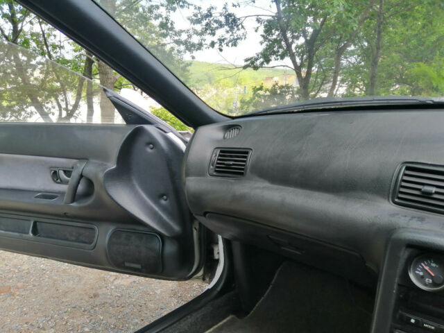 1994 White Nissan GT-R Coupe