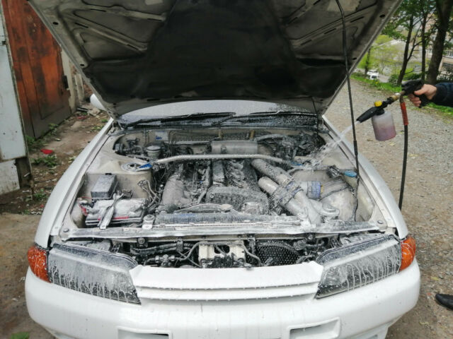 1994 White Nissan GT-R Coupe