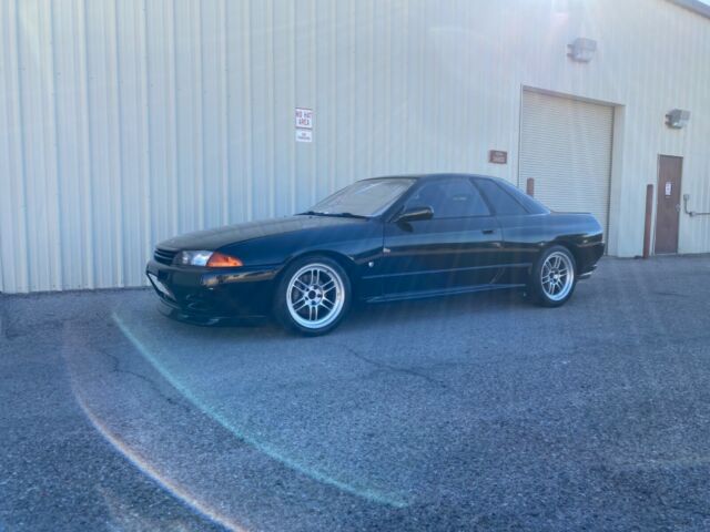 1991 Black Nissan Skyline Coupe