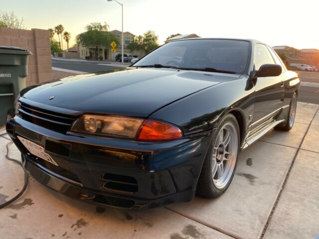 1991 Black Nissan Skyline Coupe
