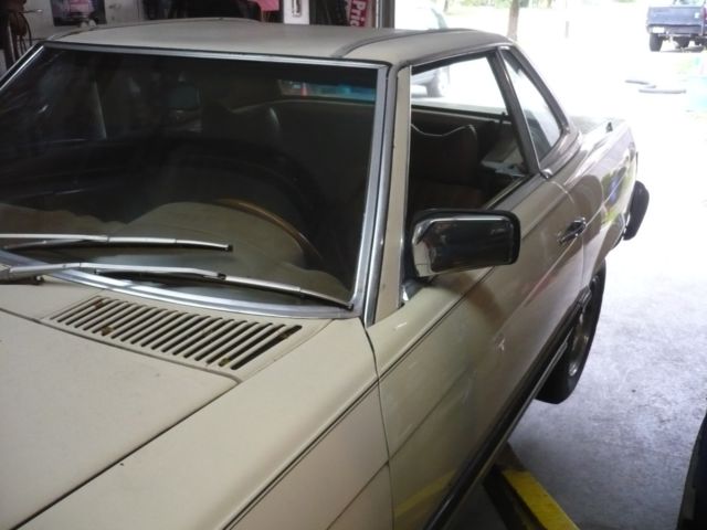 1977 Yellow Mercedes-Benz SL-Class Convertible