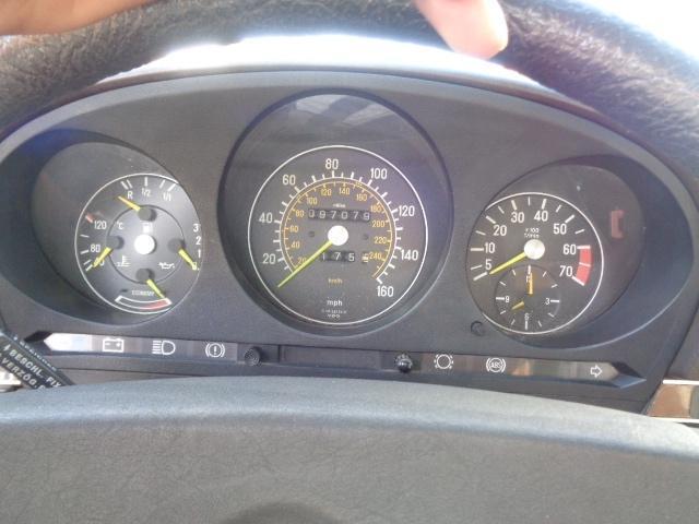 1985 Gold Mercedes-Benz 500-Series Convertible