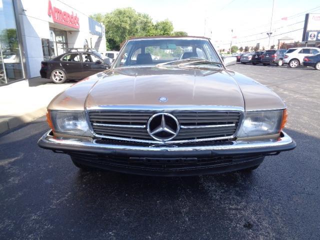 1985 Gold Mercedes-Benz 500-Series Convertible