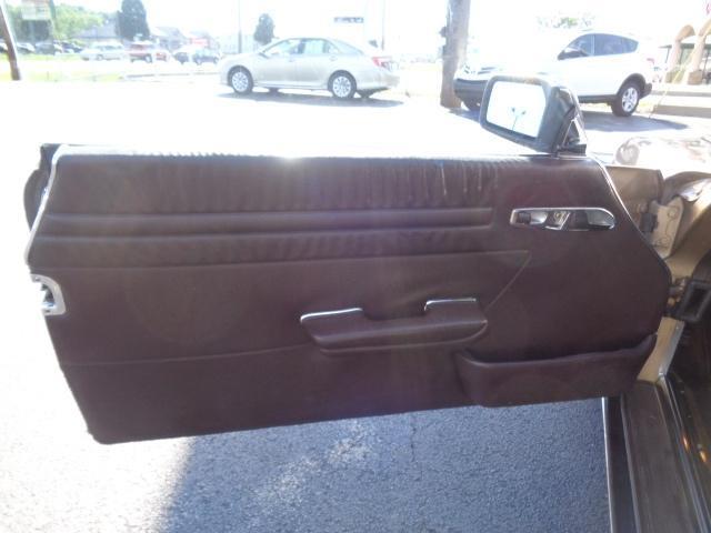 1985 Gold Mercedes-Benz 500-Series Convertible