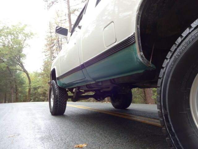 1973 White Chevrolet C/K Pickup 2500 Truck