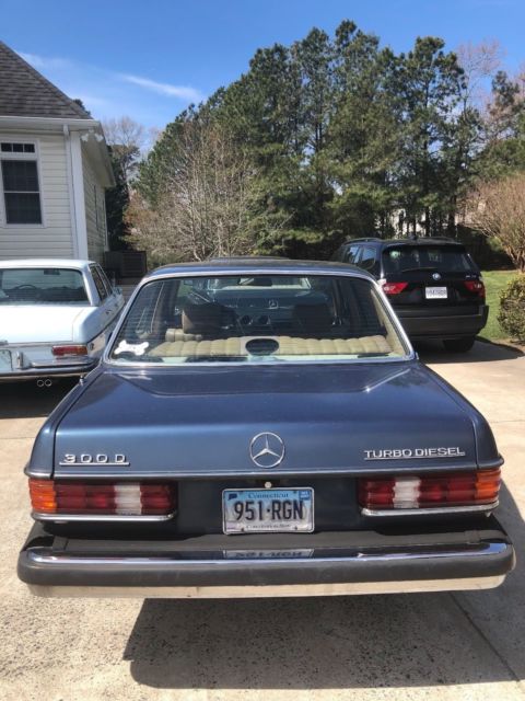 1983 Blue Mercedes-Benz 300-Series SEDAN