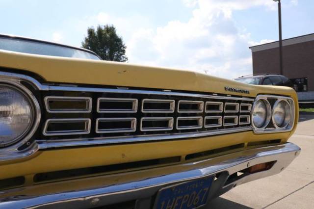 1968 Yellow Plymouth Road Runner Coupe