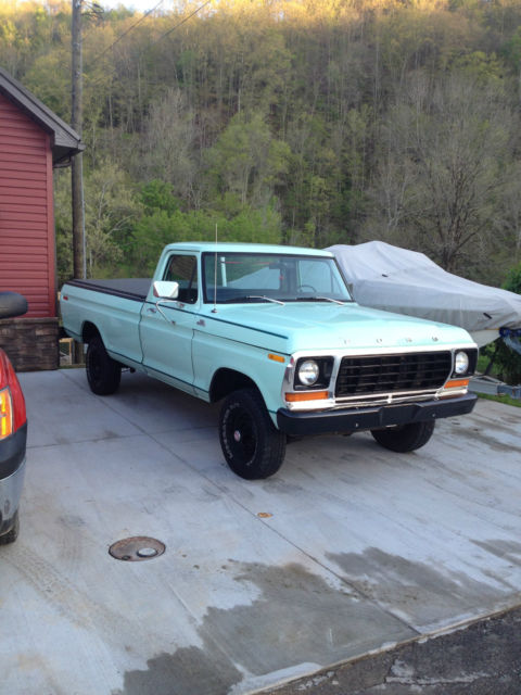 1978 Green Ford F-150 Standard Cab Pickup