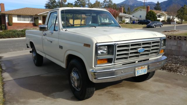 1986 White Ford F-250 Standard Cab Pickup