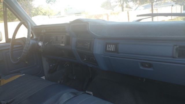 1986 White Ford F-250 Standard Cab Pickup