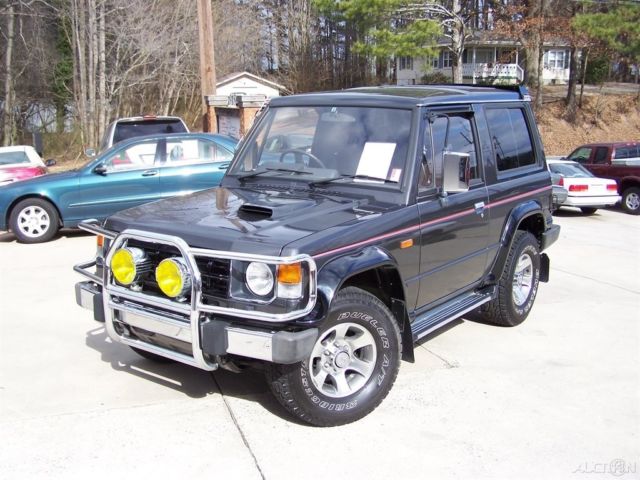 1989 Gray Mitsubishi Montero Wagon