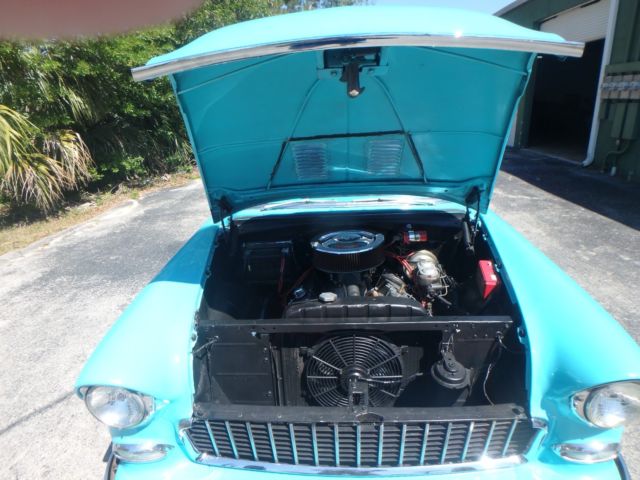 1955 Green / White Chevrolet Bel Air/150/210 Coupe
