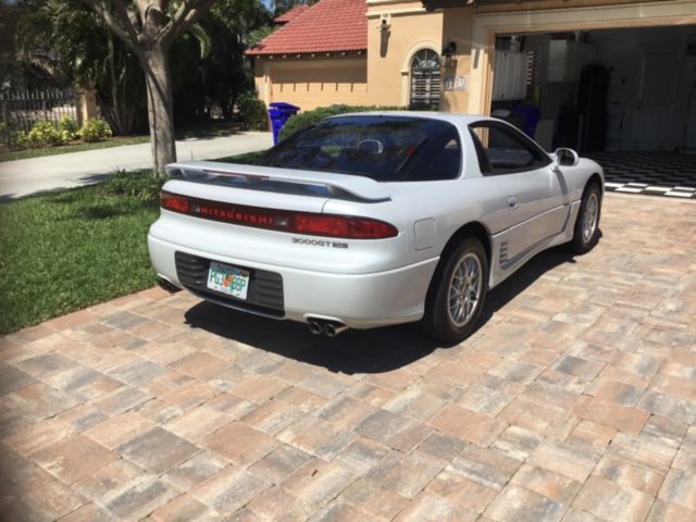 1993 Pearl White Mitsubishi 3000GT Coupe