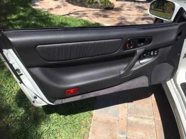 1993 Pearl White Mitsubishi 3000GT Coupe