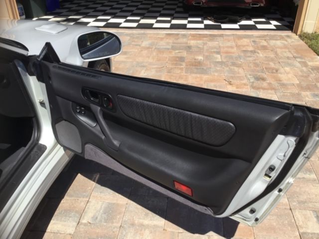 1993 Pearl White Mitsubishi 3000GT Coupe