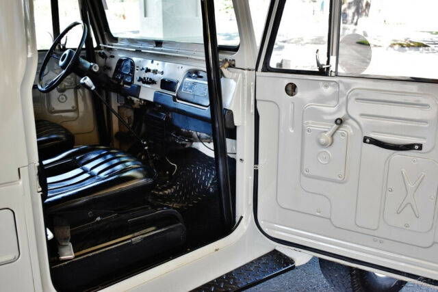 1974 Gray Toyota FJ40