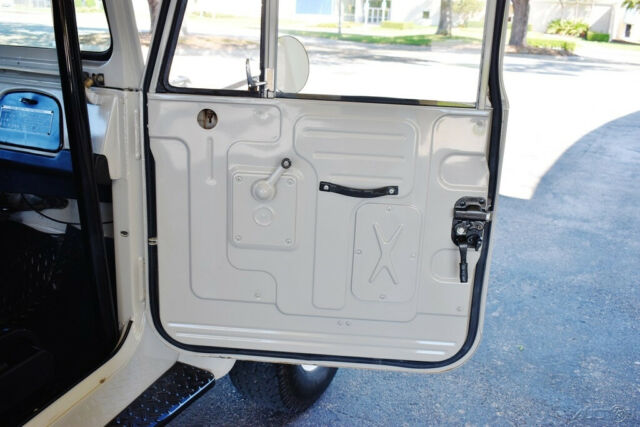 1974 Gray Toyota FJ40