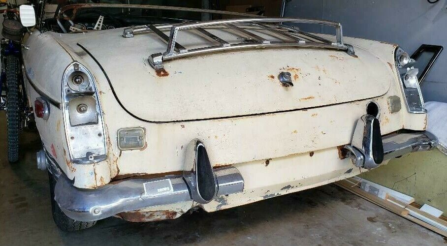 1970 Yellow MG MGB Convertible