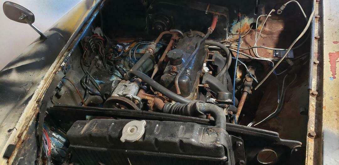 1970 Yellow MG MGB Convertible