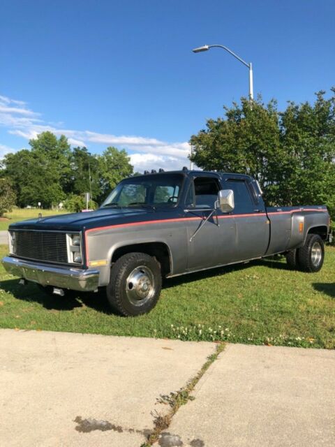1987 Blue GMC Sierra 3500 Crew Cab Pickup