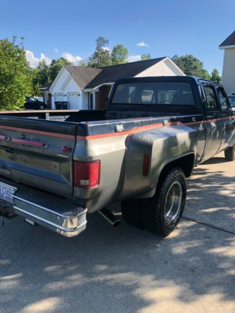 1987 Blue GMC Sierra 3500 Crew Cab Pickup