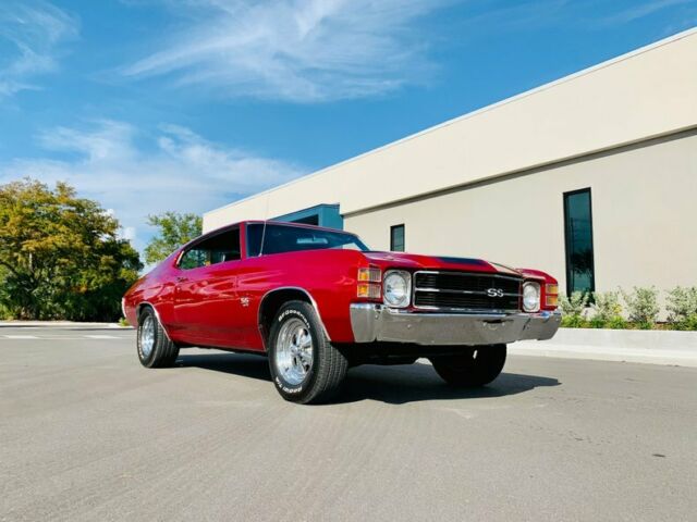 1971 Red Chevrolet Chevelle --