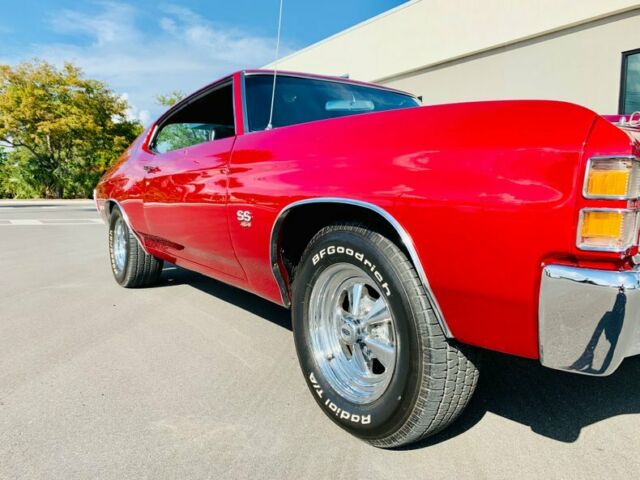 1971 Red Chevrolet Chevelle --