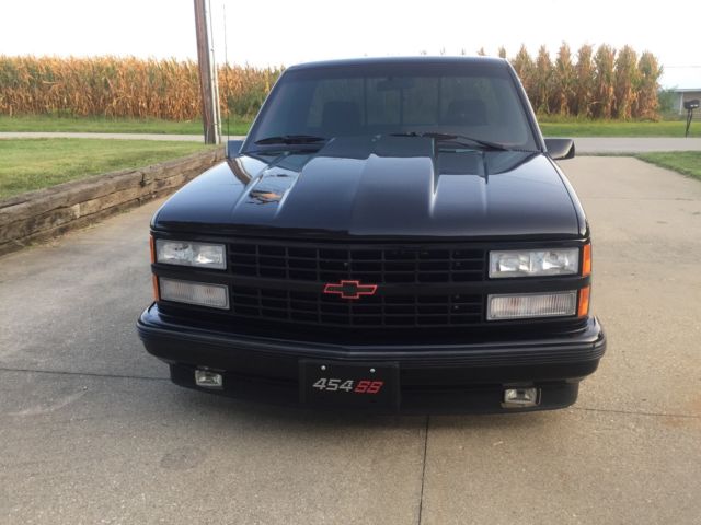 1990 Black Chevrolet C/K Pickup 1500 Standard Cab Pickup