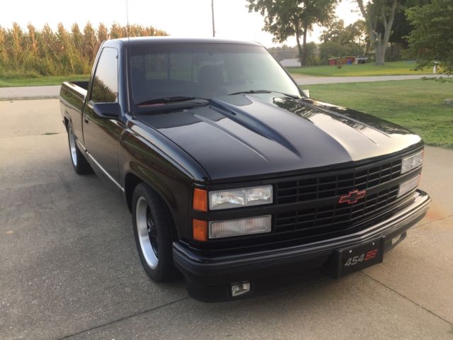 1990 Black Chevrolet C/K Pickup 1500 Standard Cab Pickup