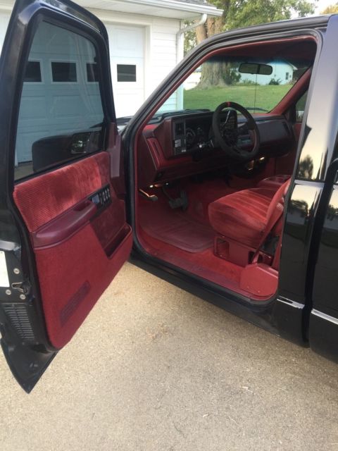 1990 Black Chevrolet C/K Pickup 1500 Standard Cab Pickup