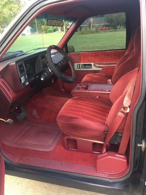 1990 Black Chevrolet C/K Pickup 1500 Standard Cab Pickup