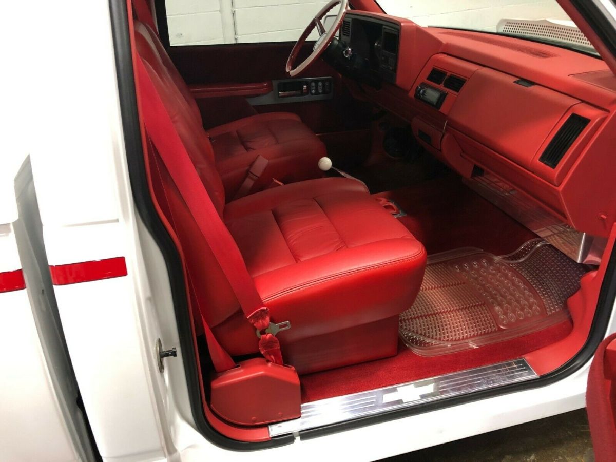 1990 White Chevrolet C/K Pickup 1500 Standard Cab Pickup